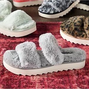 Koolaburra by UGG Fuzzy Faux Slide Slippers